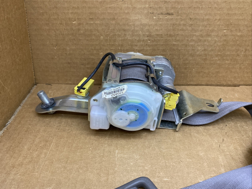 06 11 Civic Sedan Front Right Passenger Side Seat Belt Seatbelt Retractor Gray2
