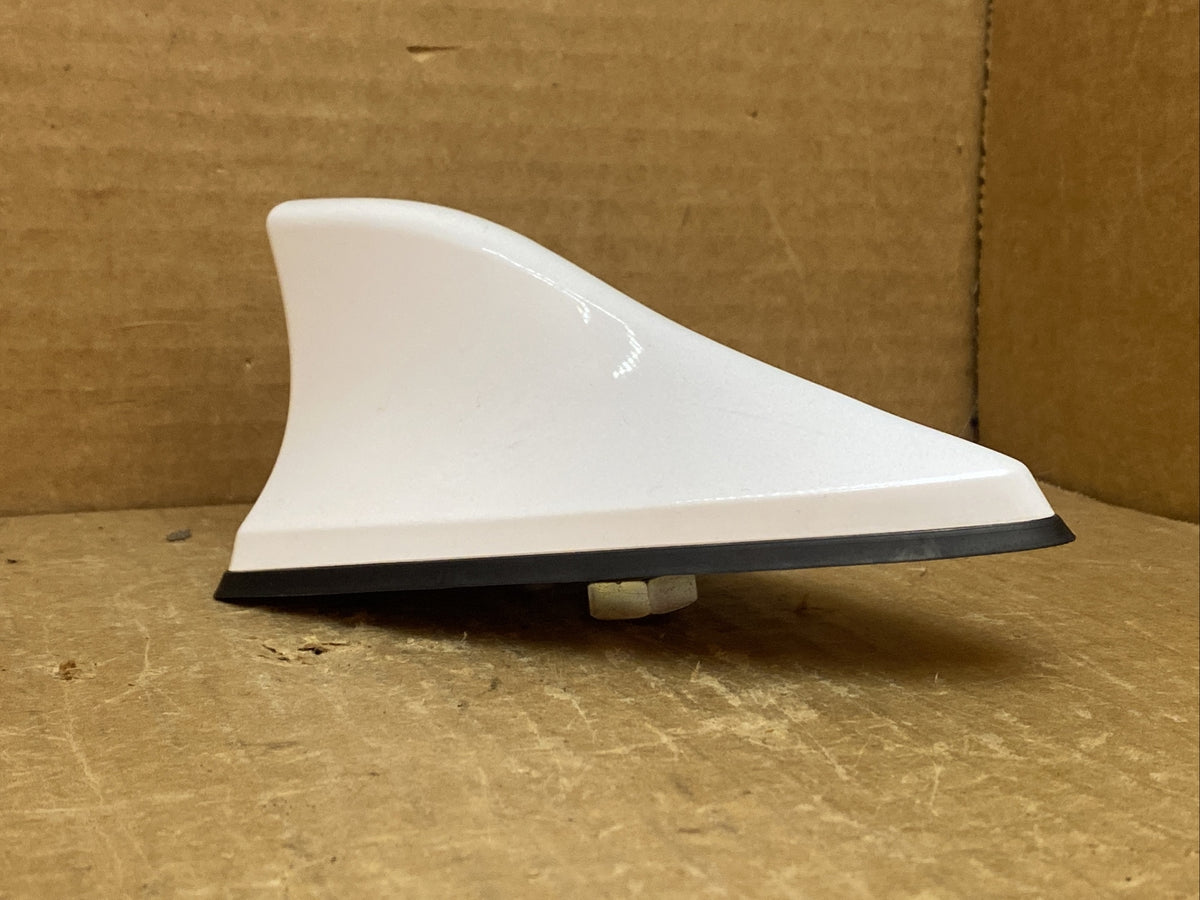 2014 2016 Kia Forte Shark Fin Antenna Assembly Shimmering White 96210 A7100SWP5