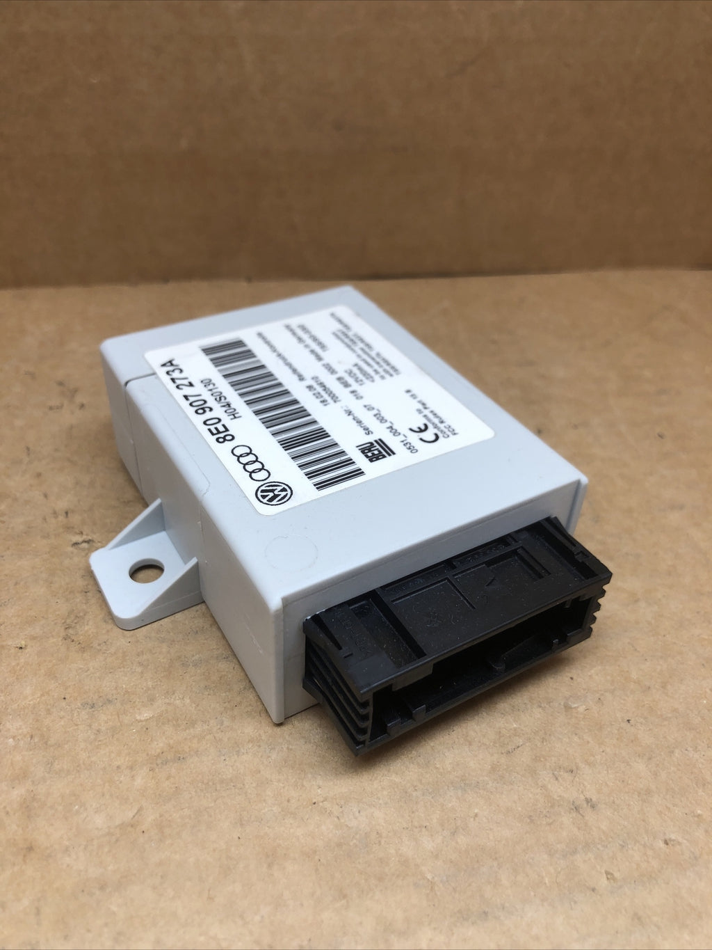  07 08 AUDI 2.0T A4 TPMS Tire Pressure Monitoring System Module  8E0907273A OEM1
