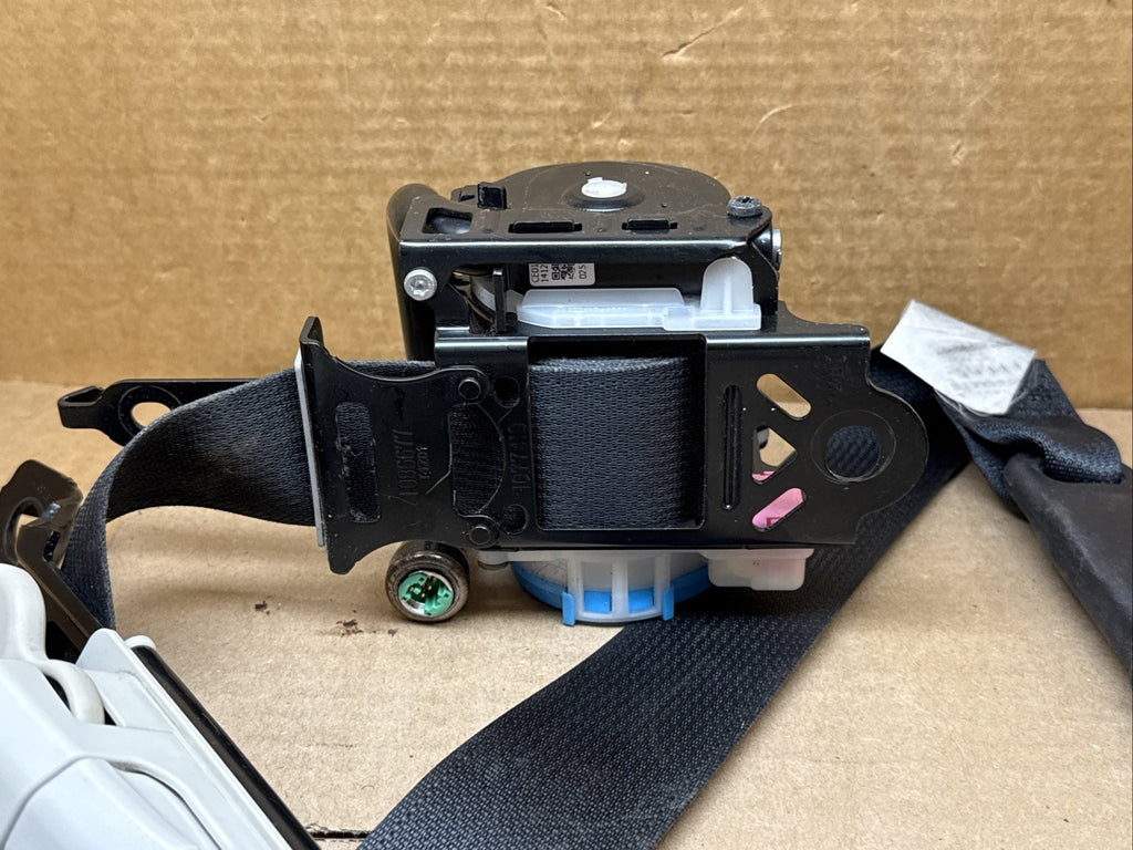 2014 2018 Mazda 3 Mazda3 Front Left Driver Side Seat Belt Seatbelt Retractor8