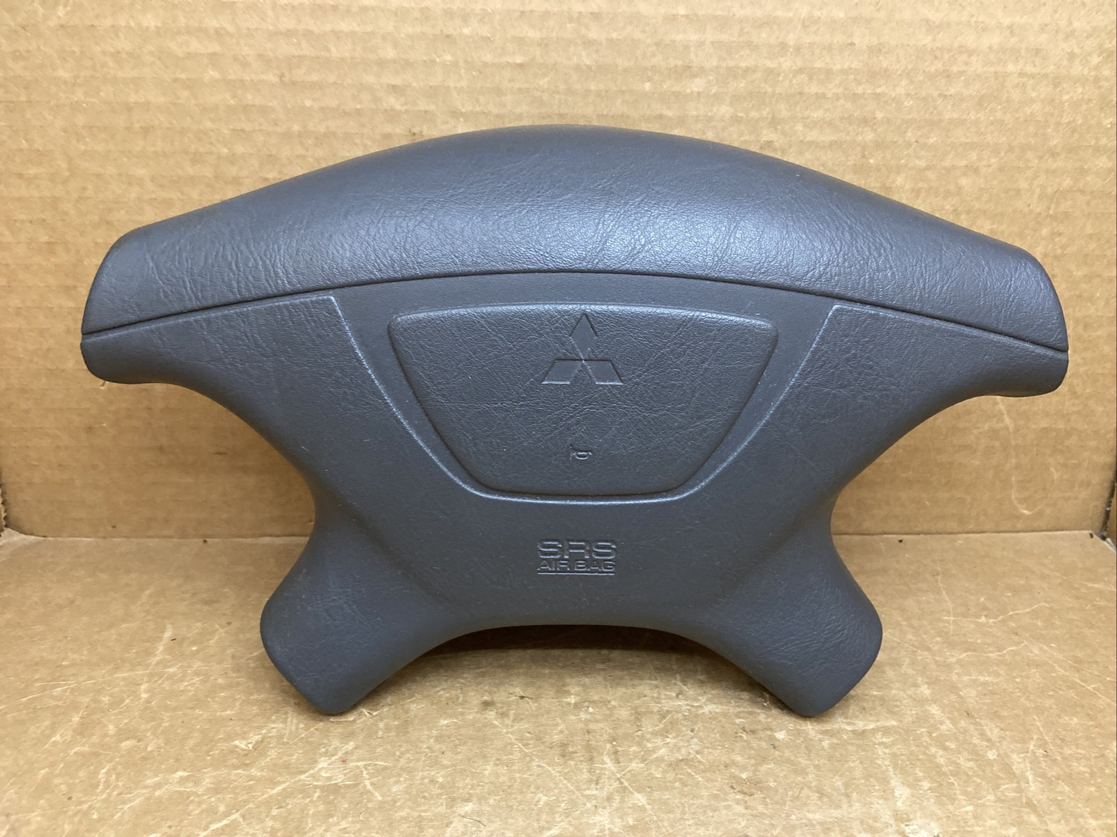 2000 2004 Montero Sport Front Left Driver Side Steering Wheel Air Bag Airbag0