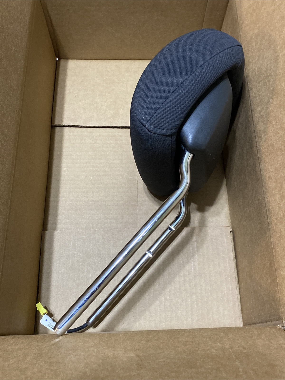 2010 2012 Liberty Nitro Front Driver Passenger Seat Active Head Rest Headrest6