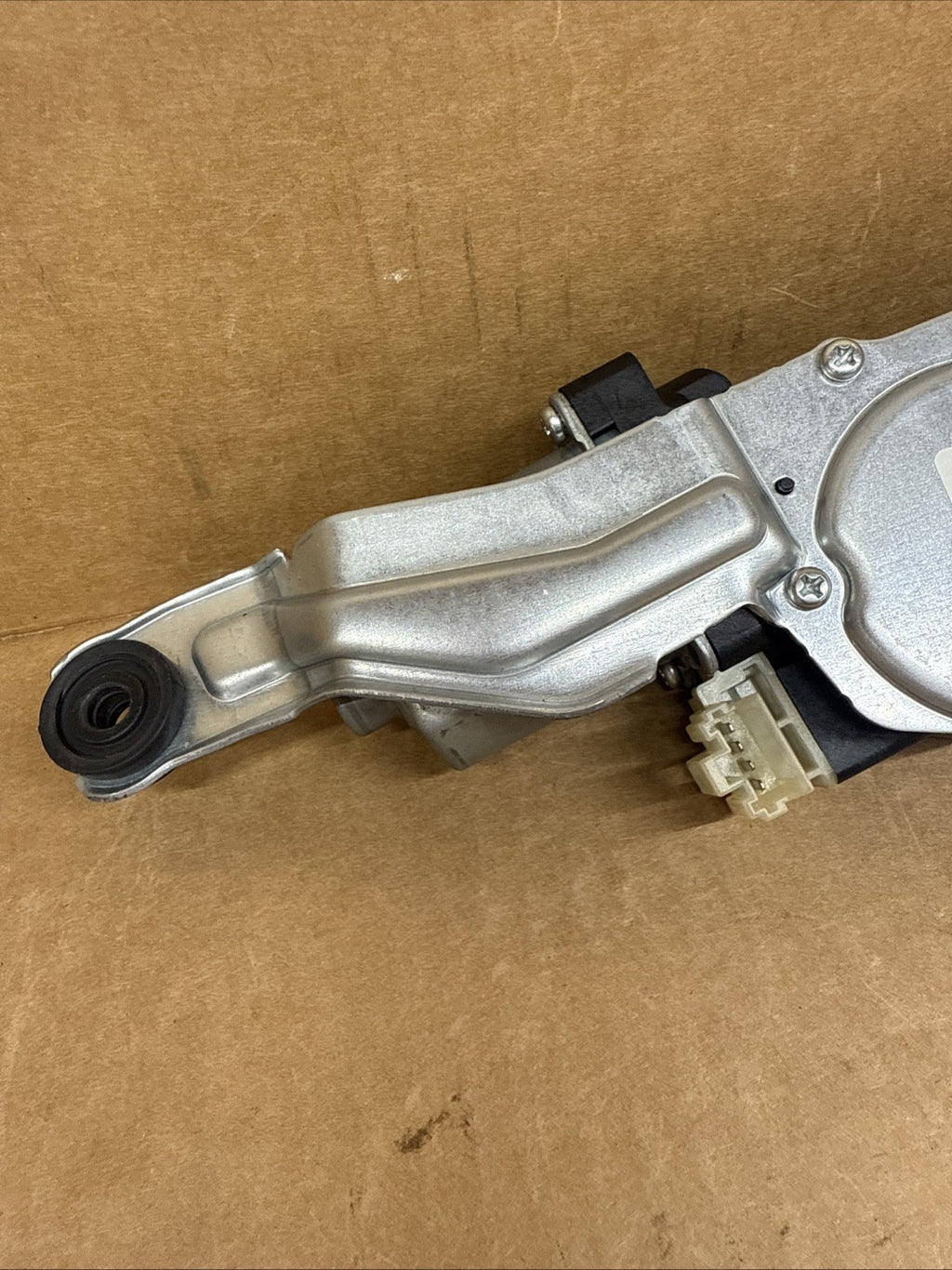 2021 2025 KIA SORENTO TAILGATE LIFTGATE BACK WINDOW GLASS WIPER MOTOR OEM3