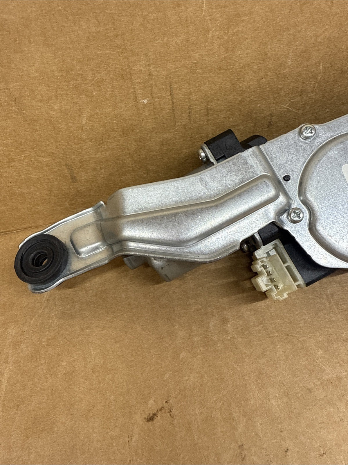 2021 2025 KIA SORENTO TAILGATE LIFTGATE BACK WINDOW GLASS WIPER MOTOR OEM3