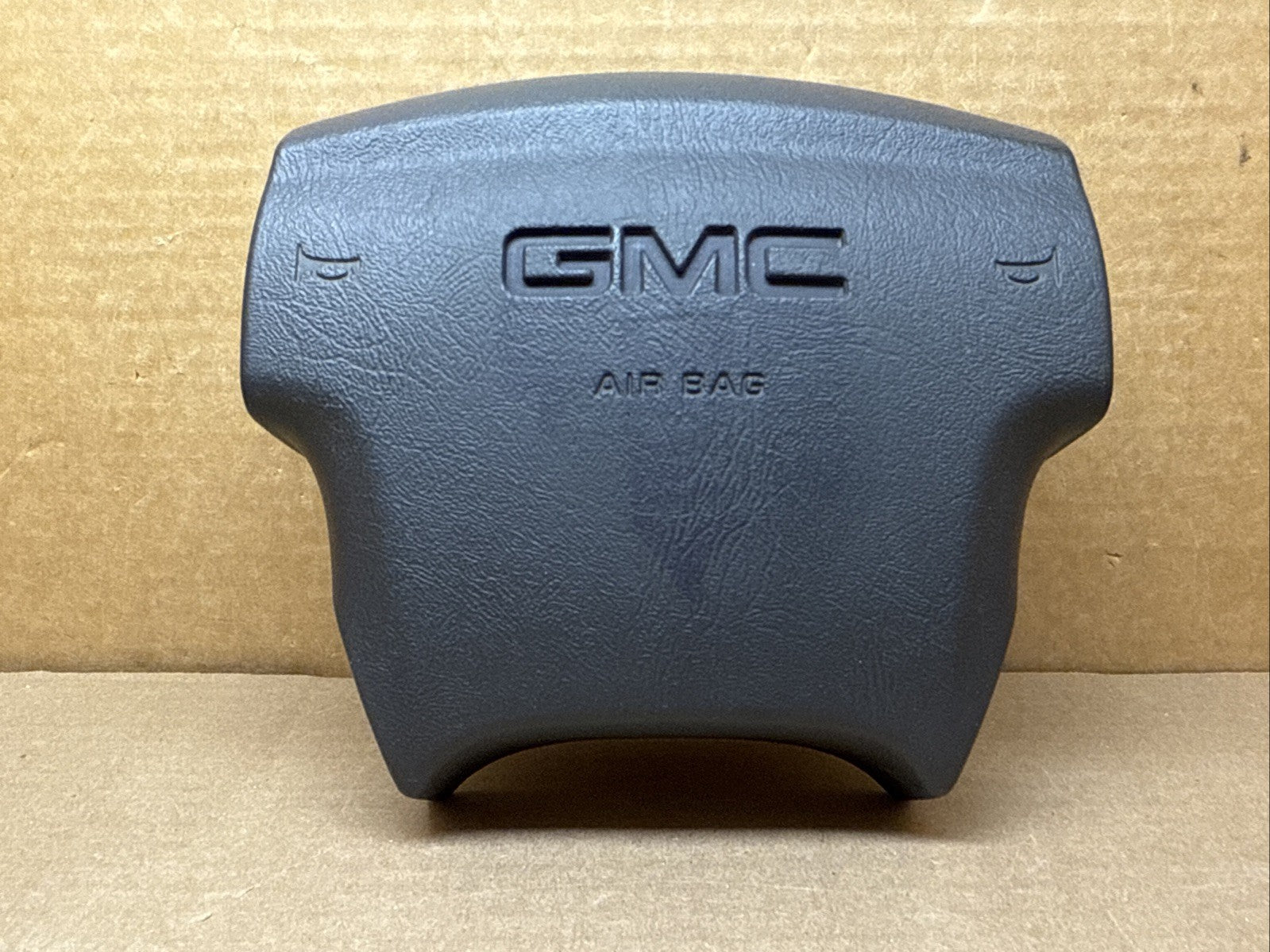 03 06 SIERRA YUKON ENVOY LEFT DRIVER SIDE STEERING WHEEL AIRBAG AIR BAG TWO PLUG1