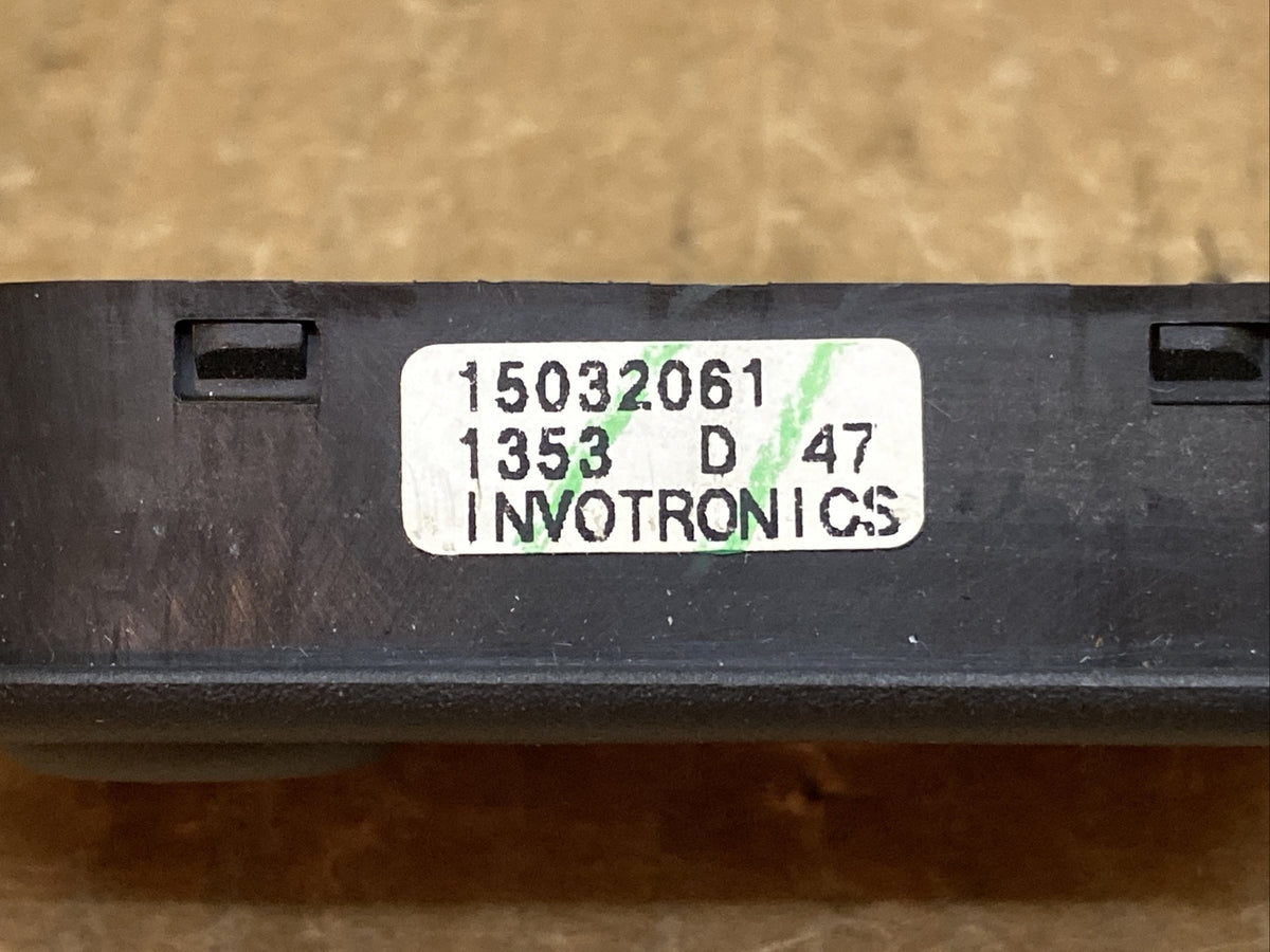99 02 Silverado Tahoe Yukon Suburban Passenger Door Heated Seat Switch 150320613
