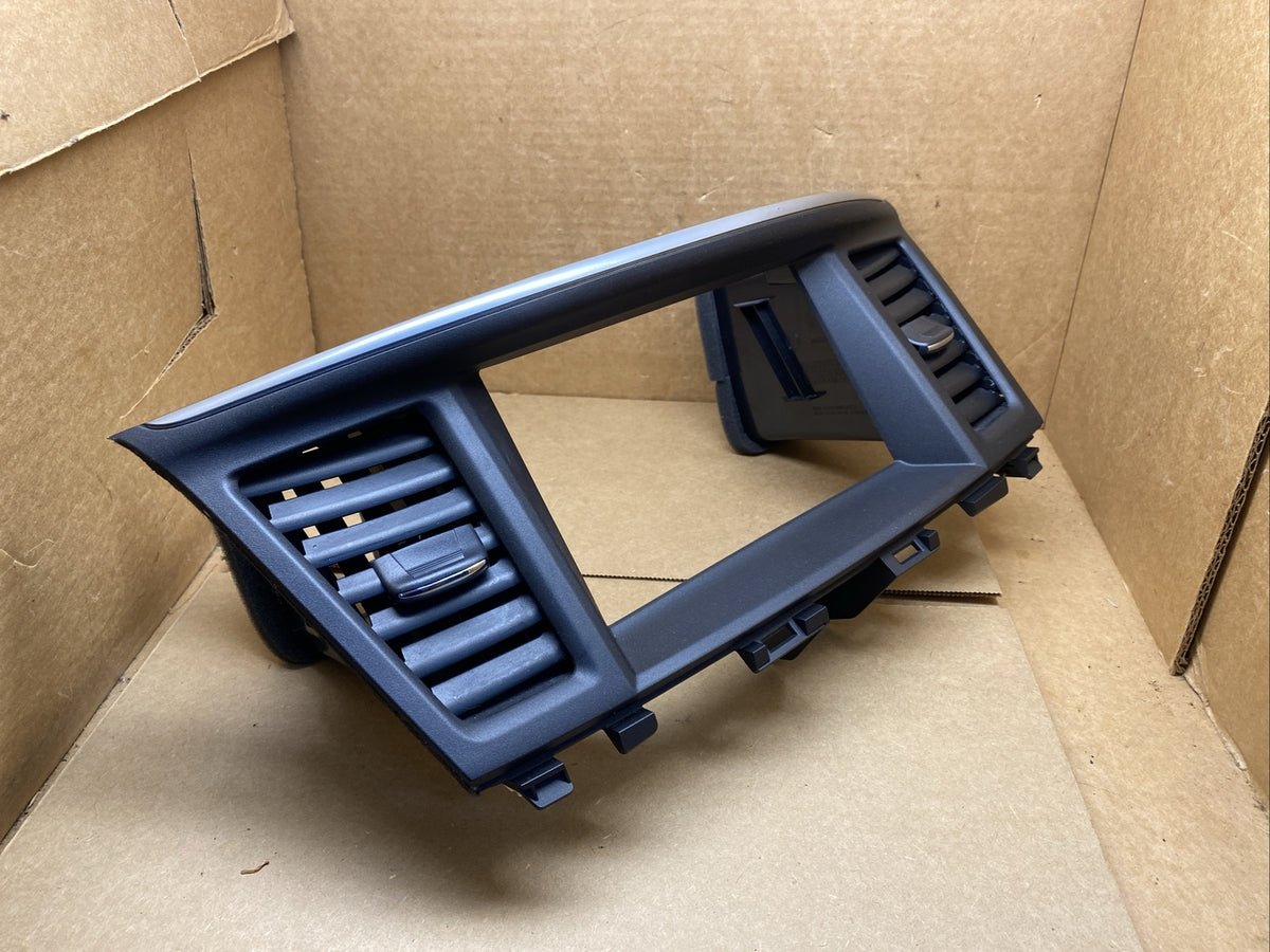 2016 2020 Infiniti QX60 Center Dash Radio Screen Vent Bezel6