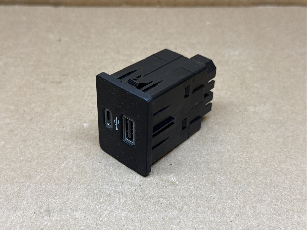 Ford USB USB C Media Charge Ports ML3T 14F014 AB3