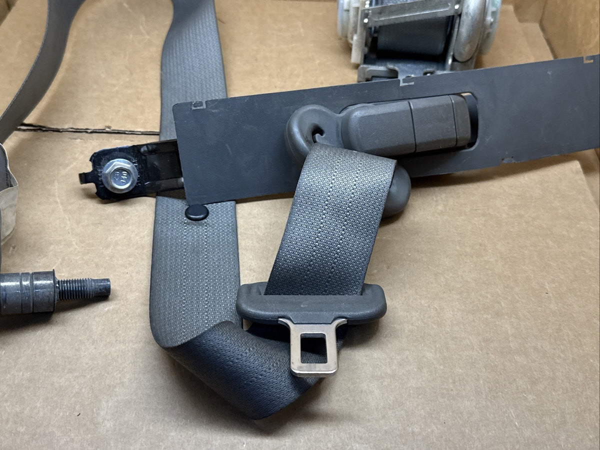 2012 2020 Nissan NV2500 Front Right Passenger Side Seat Belt Seatbelt Retractor2