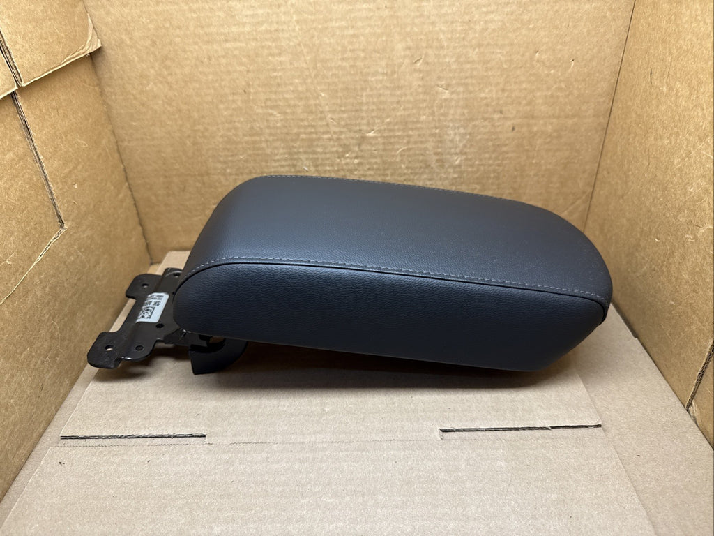 2020 2022 Kia Soul Center Console Lid Cover Top Arm Rest Armrest Black4