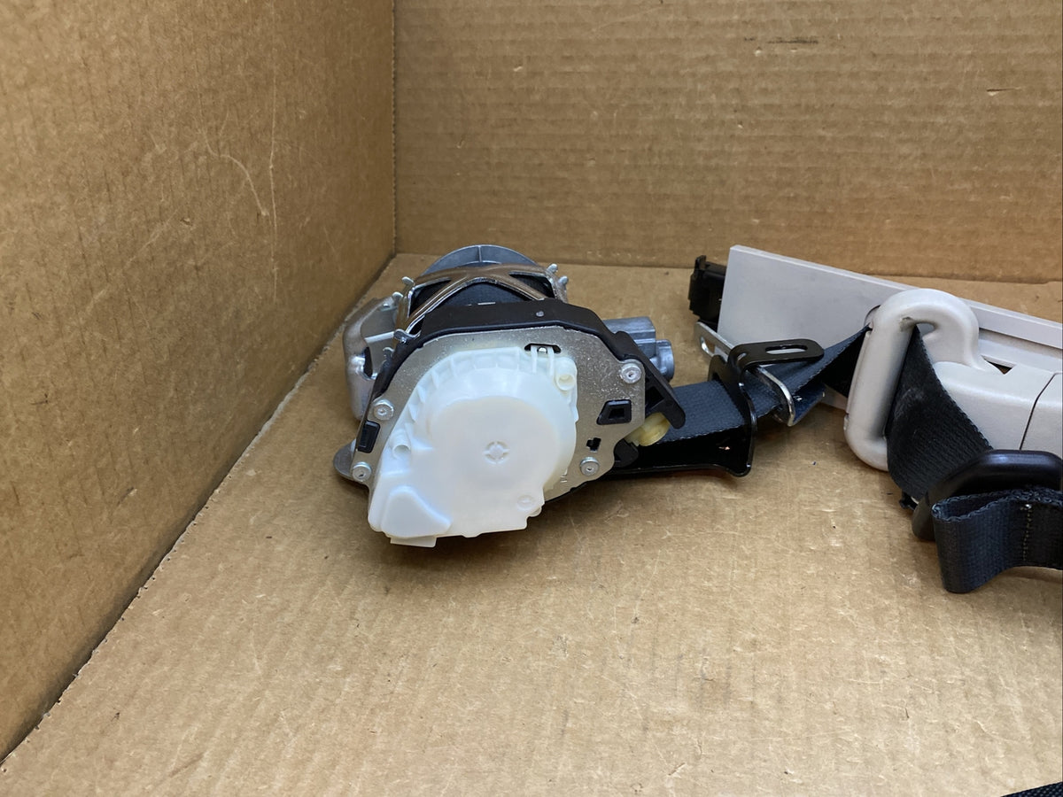 2014 2019 Fiesta Front Right Passenger Side Seat Belt Seatbelt Retractor Black2