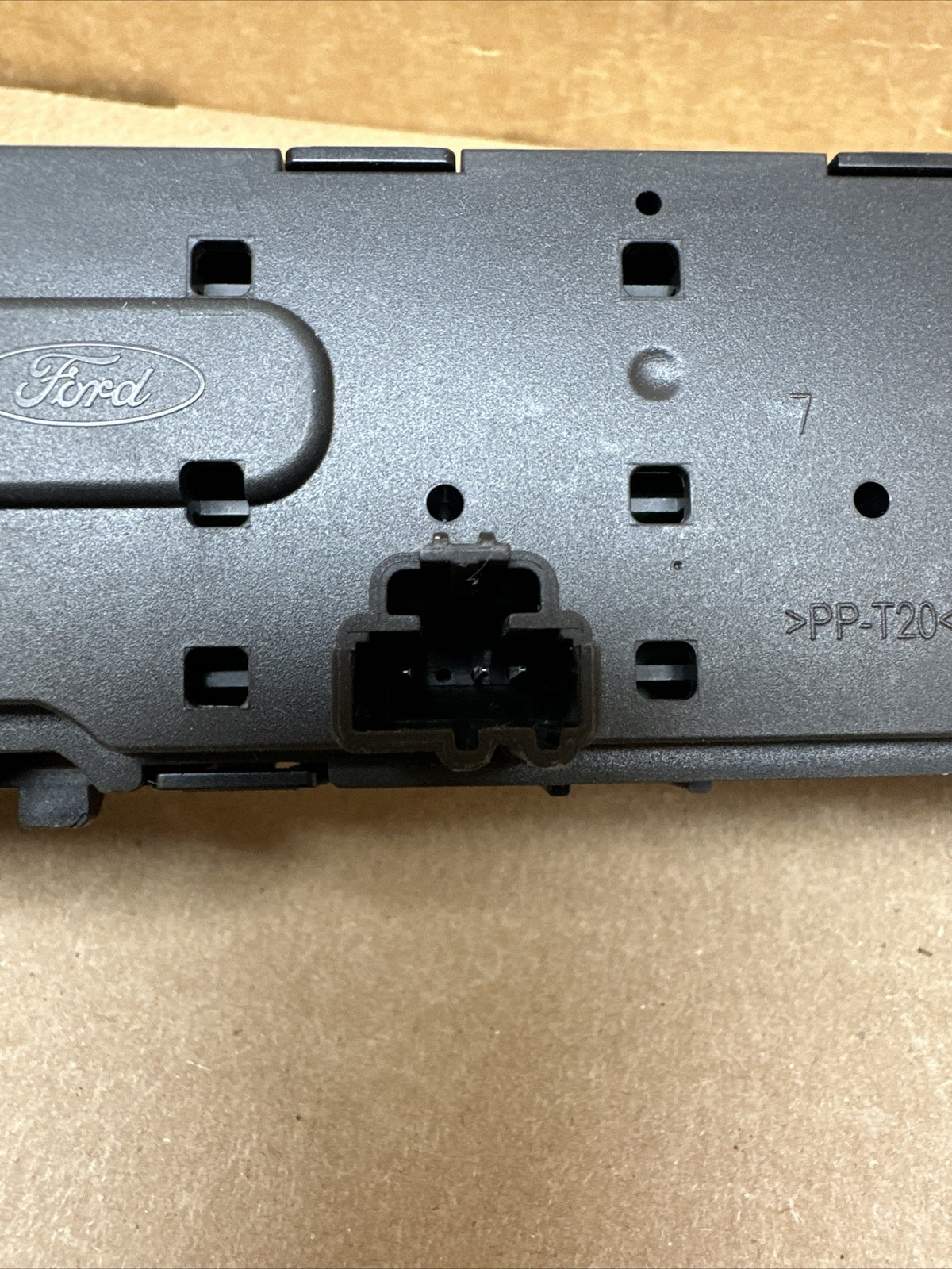 2020 2021 Ford Escape Radio Face Plate Control Panel LJ6T 18K811 CB7