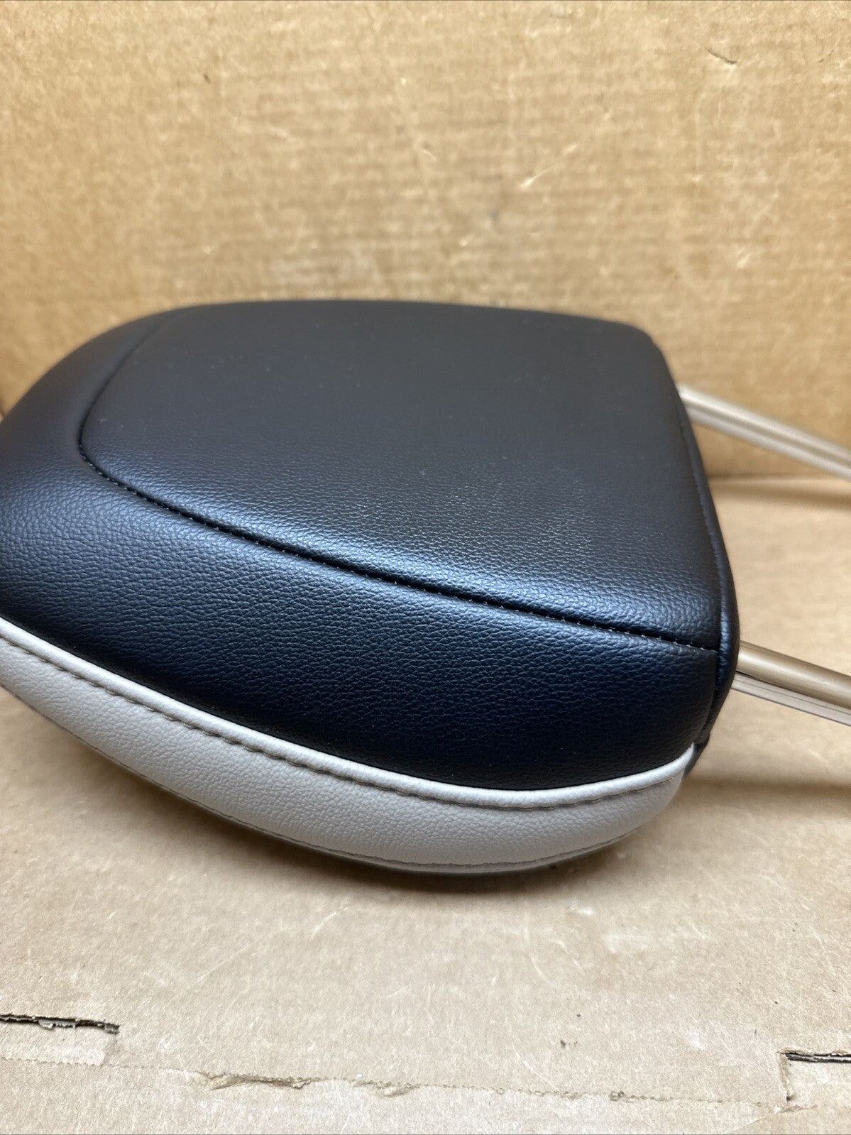 2020 2022 Ford Escape Front Head Rest Headrest Driver Passenger Leather7