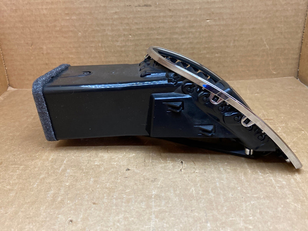 11 20 Town Country Grand Caravan Front Passenger Right Side Dash Air Vent Chrome3