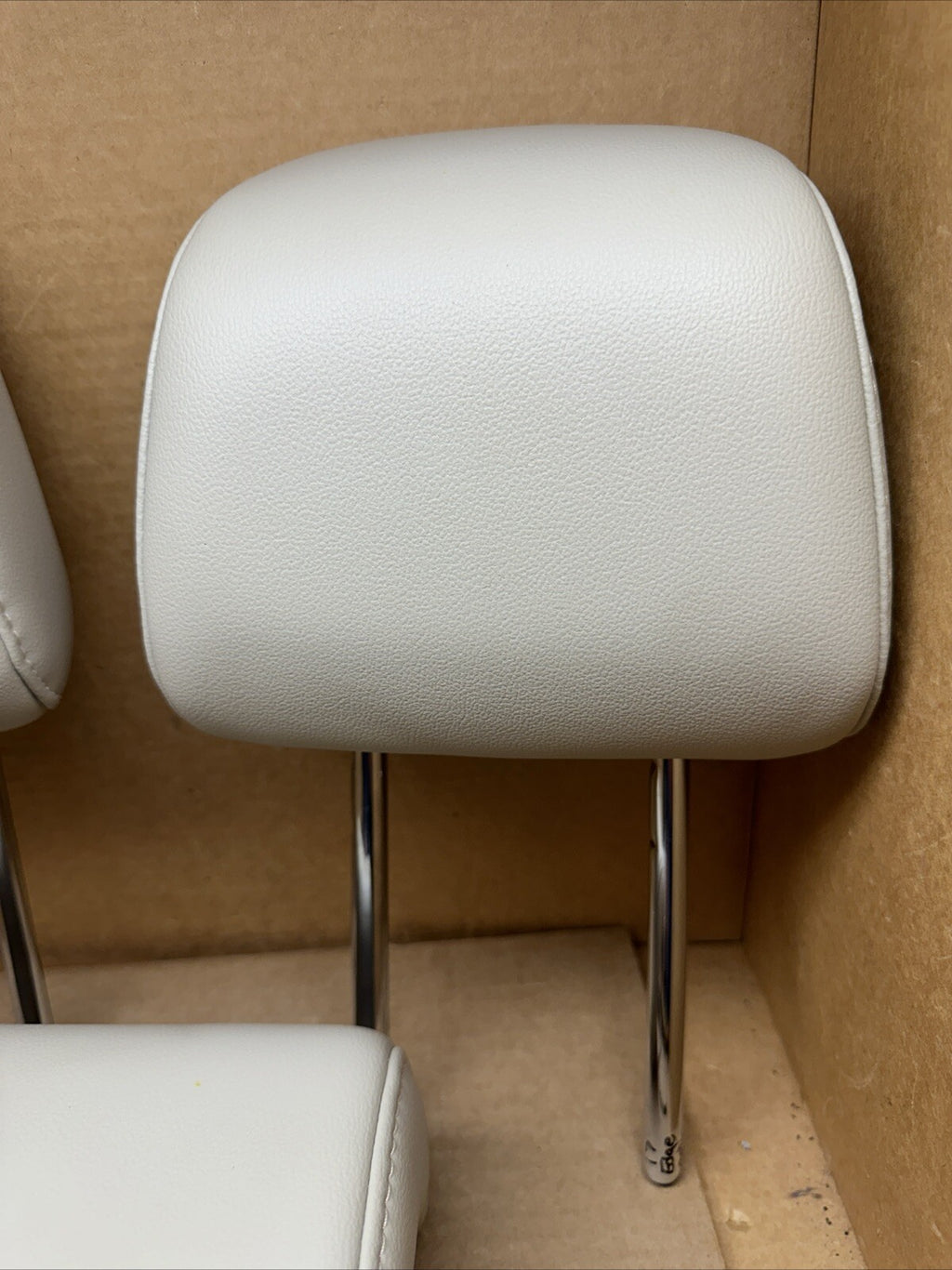 2015 2020 FORD EDGE OEM REAR BACK SEAT HEADRESTS HEAD REST LEATHER SET 31