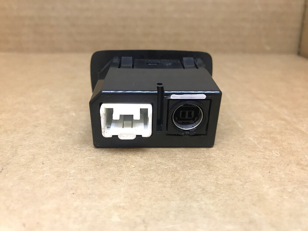 2010 2014 Subaru Legacy Outback AUX USB Port Jack Plug OEM7