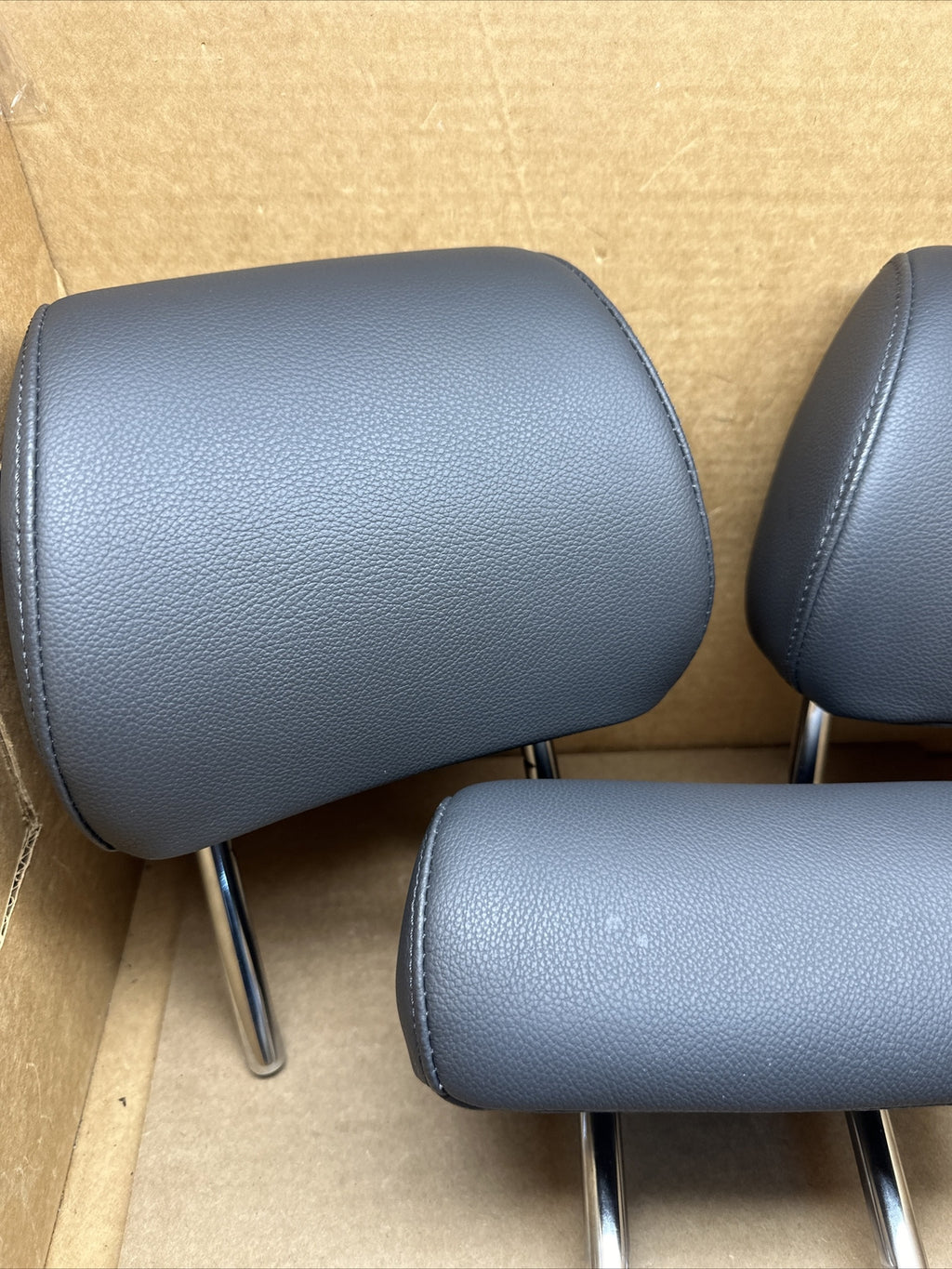2016 2021 Hyundai Tucson Rear 2nd Row Head Rest Headrest Set of 3 Black Leather3