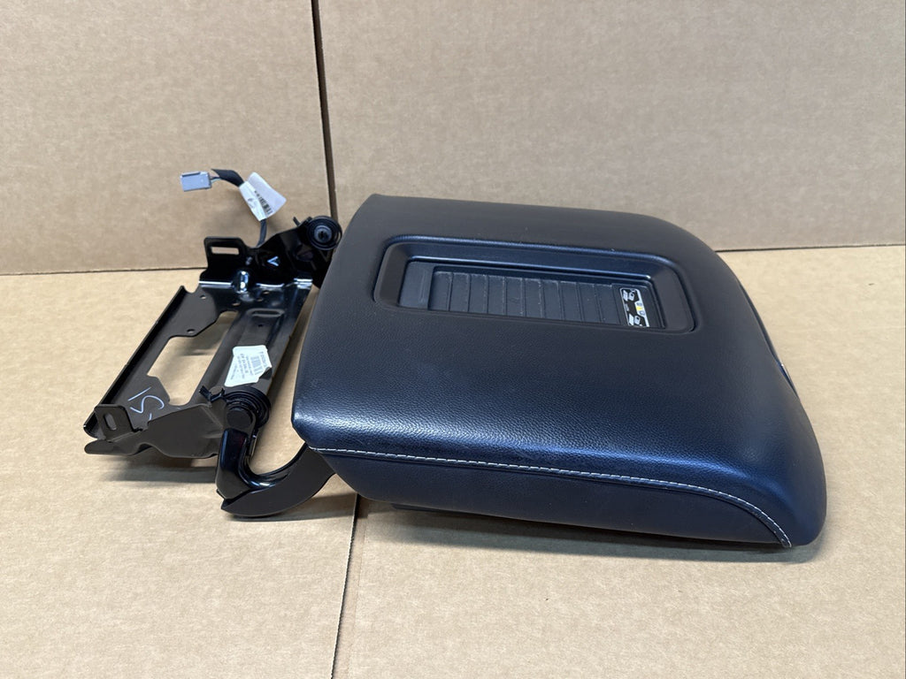 2016 2020 Suburban Tahoe Yukon Center Console Armrest Lid Cover Charging Pad4