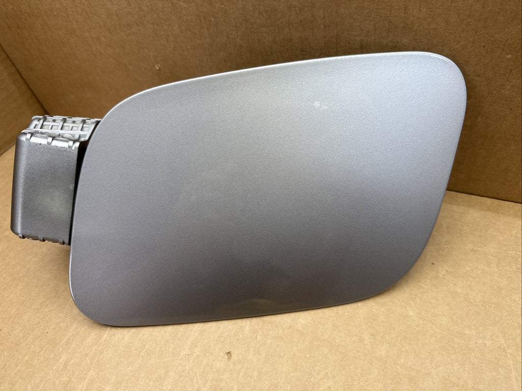 2021-2025 Kia Seltos Fuel Gas Tank Filler Door Lid Cover OEM Silver Gray KLG3