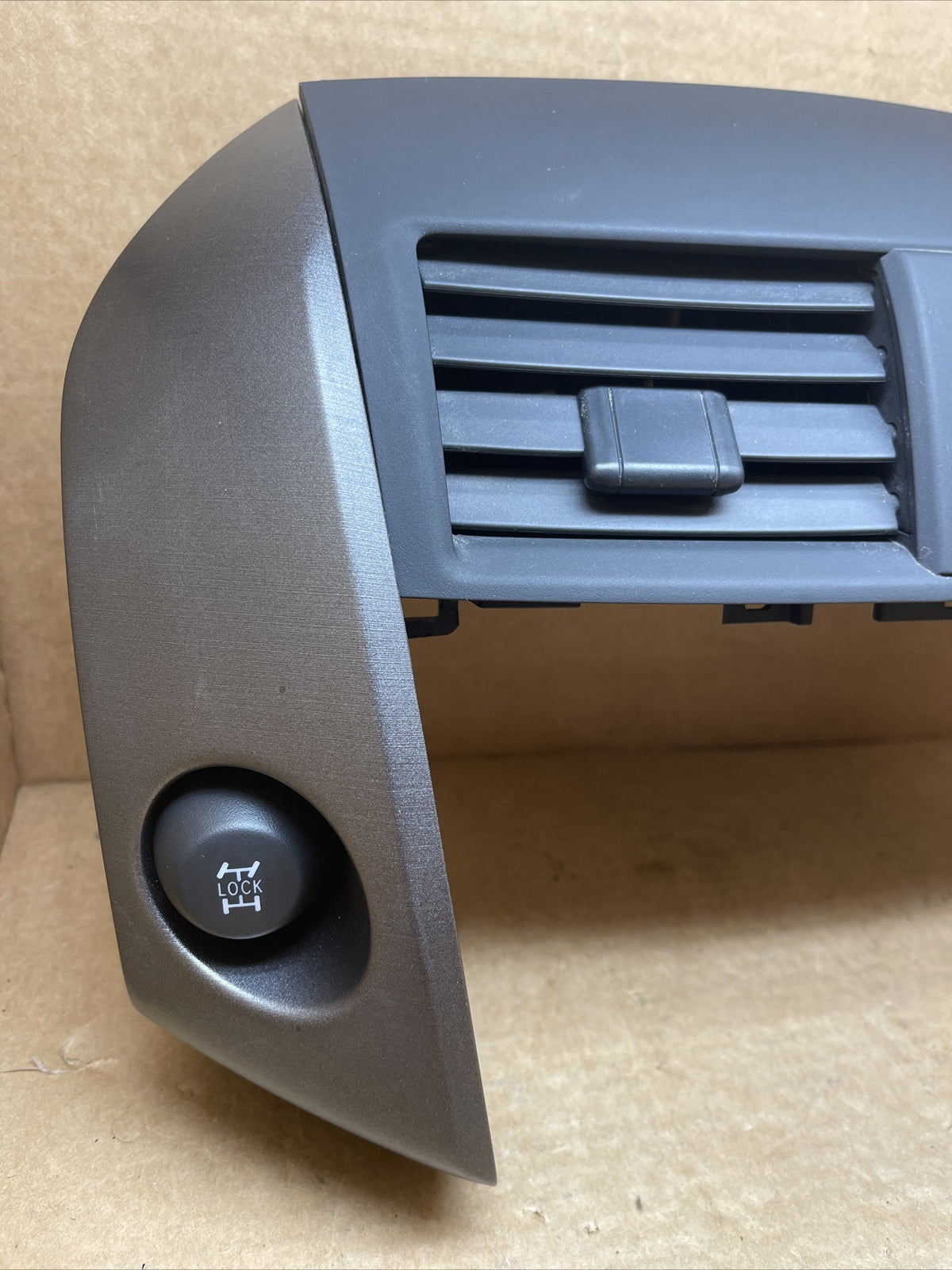 06 12 Toyota Rav4 Center Dash A/C Heater Air Vent Cover Trim Bezel Hazard Switch1