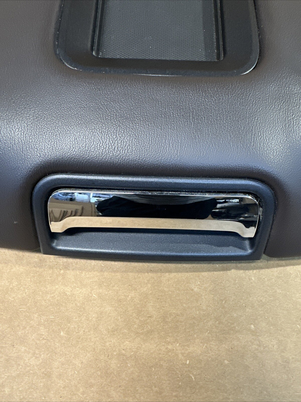 2015 2020 Tahoe Yukon Suburban Yukon XL Center Console Lid Arm rest Brown OEM3