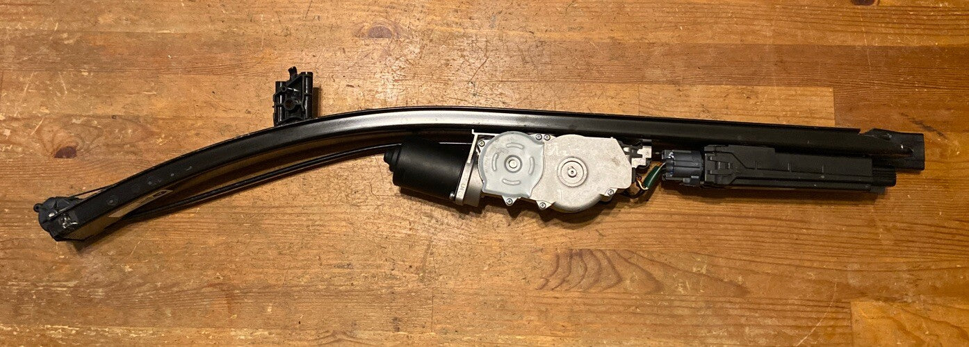 10 17 GRAND CARAVAN TOWN COUNTRY LEFT DRIVER SIDE POWER SLIDING DOOR TRACK4