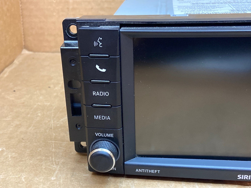 10 18 Grand Caravan Town Country Nitro Radio CD Dvd MyGig RBZ P05091327AC2