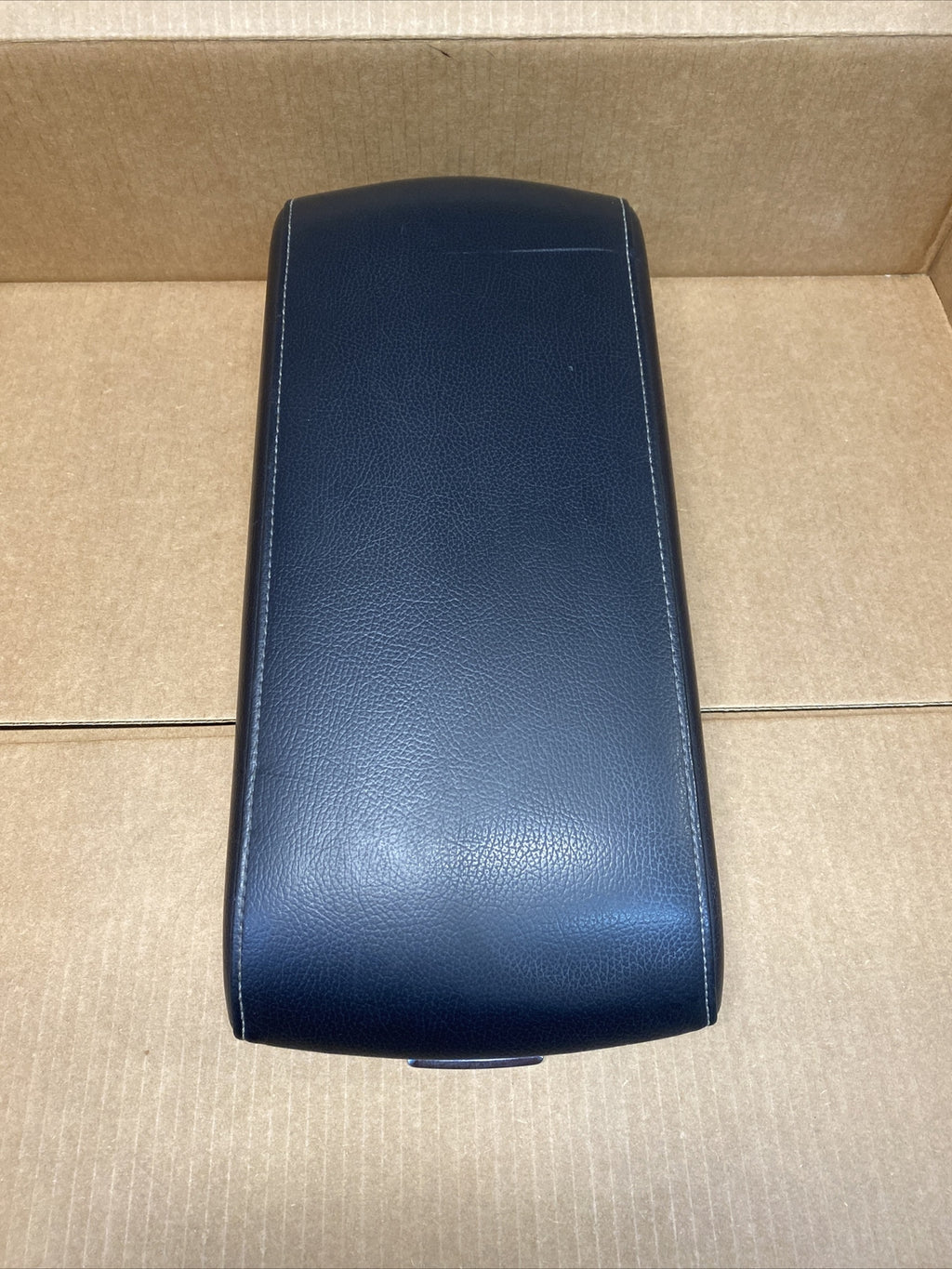 2009 2012 Ford Flex Center Console Arm Rest Armrest Storage Lid Cover OEM Black0