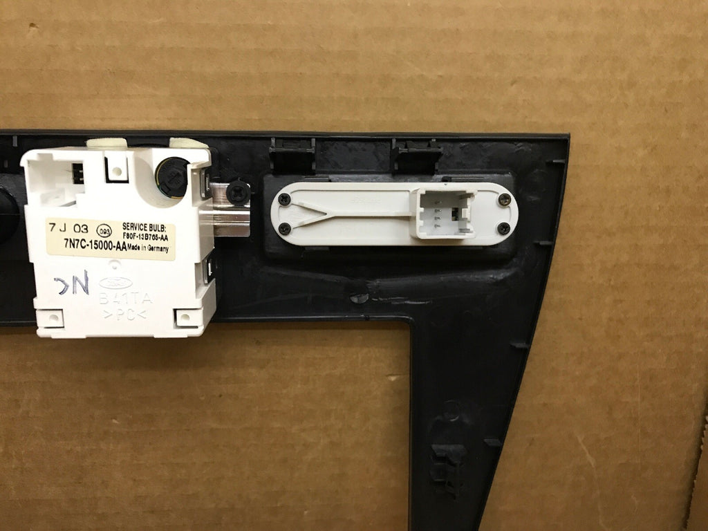 2006 2009 MERCURY MILAN DASH RADIO BEZEL WITH CLOCK HAZARD SWITCH OEM SILVER 7
