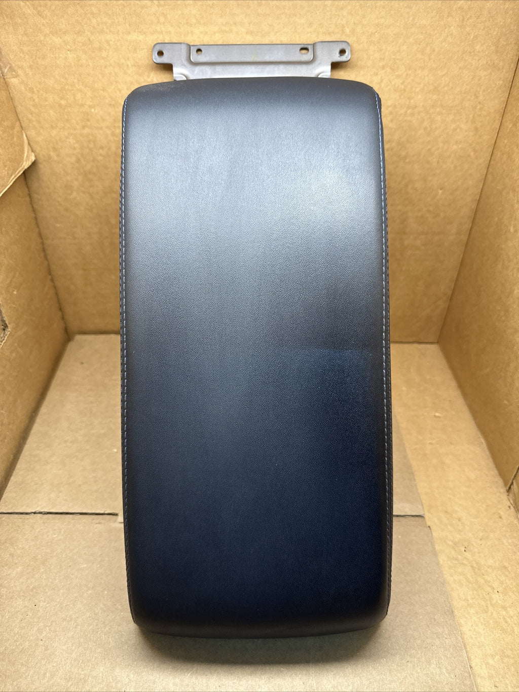 2015 2019 Subaru Legacy Outback Center Console Lid Arm Rest Armrest Black0