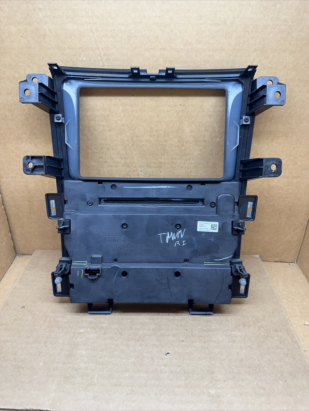 11 14 FORD EDGE 8" Dash Climate Control Radio Panel Bezel SONY CT4T 18A802 CG4