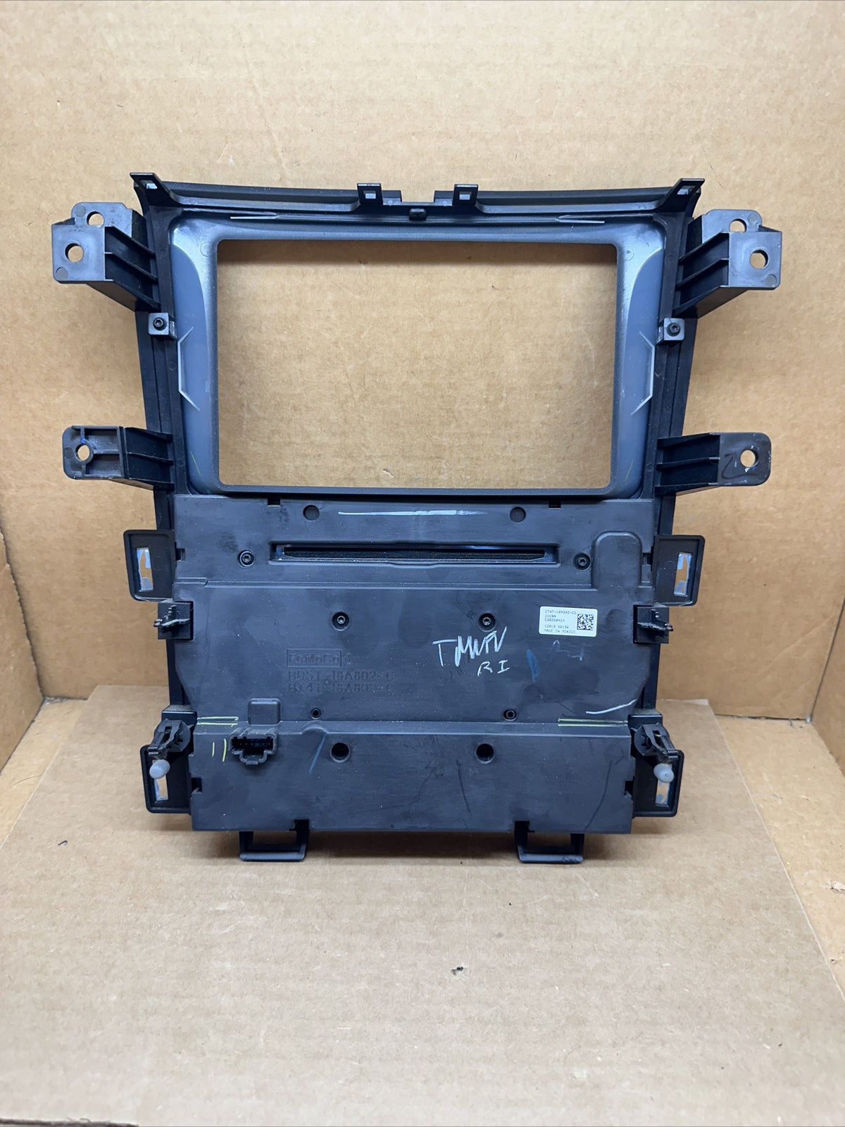 11 14 FORD EDGE 8" Dash Climate Control Radio Panel Bezel SONY CT4T 18A802 CG4