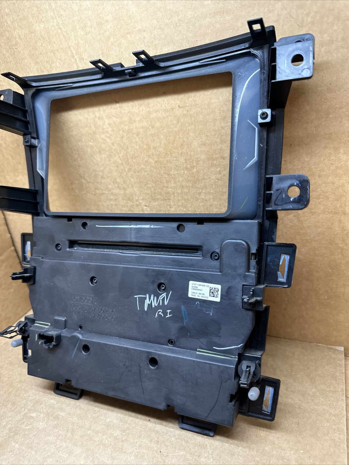 11 14 FORD EDGE 8" Dash Climate Control Radio Panel Bezel SONY CT4T 18A802 CG6