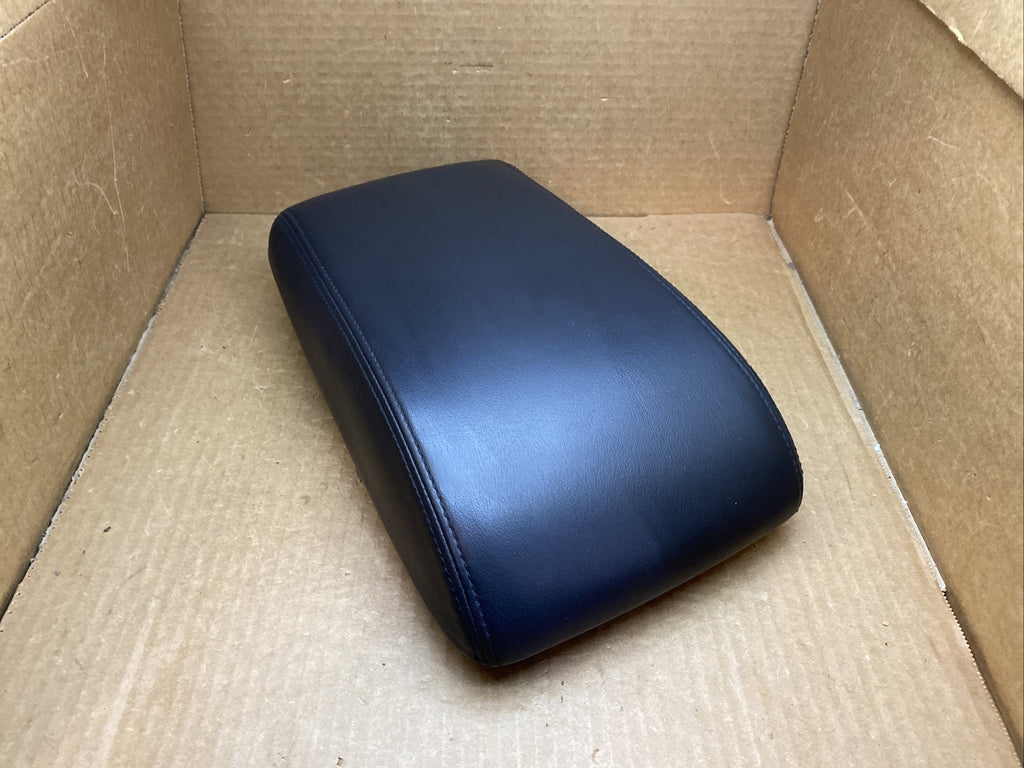 2005 2009 Buick LaCrosse Center Console Black Leather Armrest Lid Assembly OEM0
