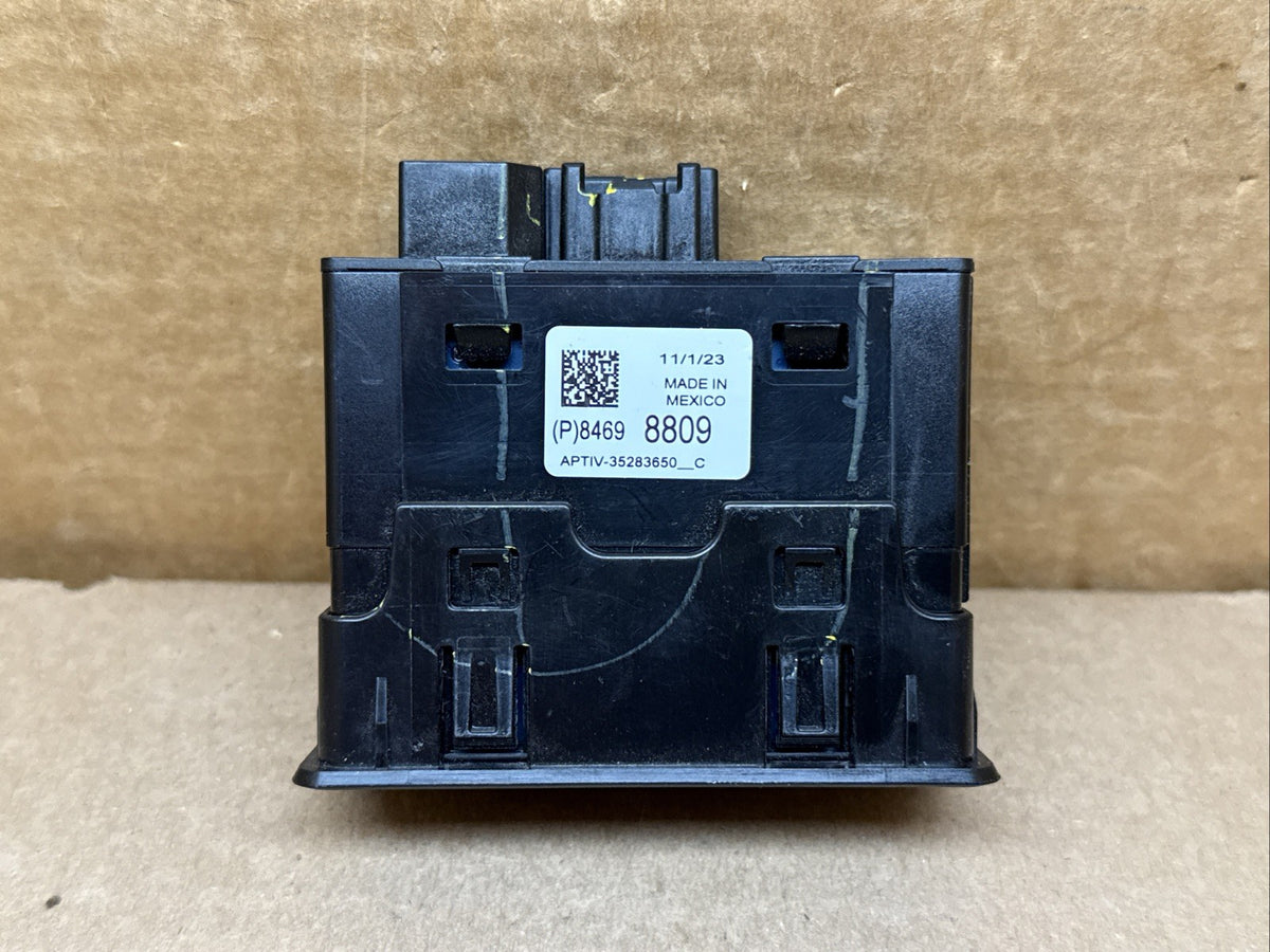 2018 2023 GMC TERRAIN USB MEMORY CARD AUXILIARY INPUT RECEPTACLE 846988090