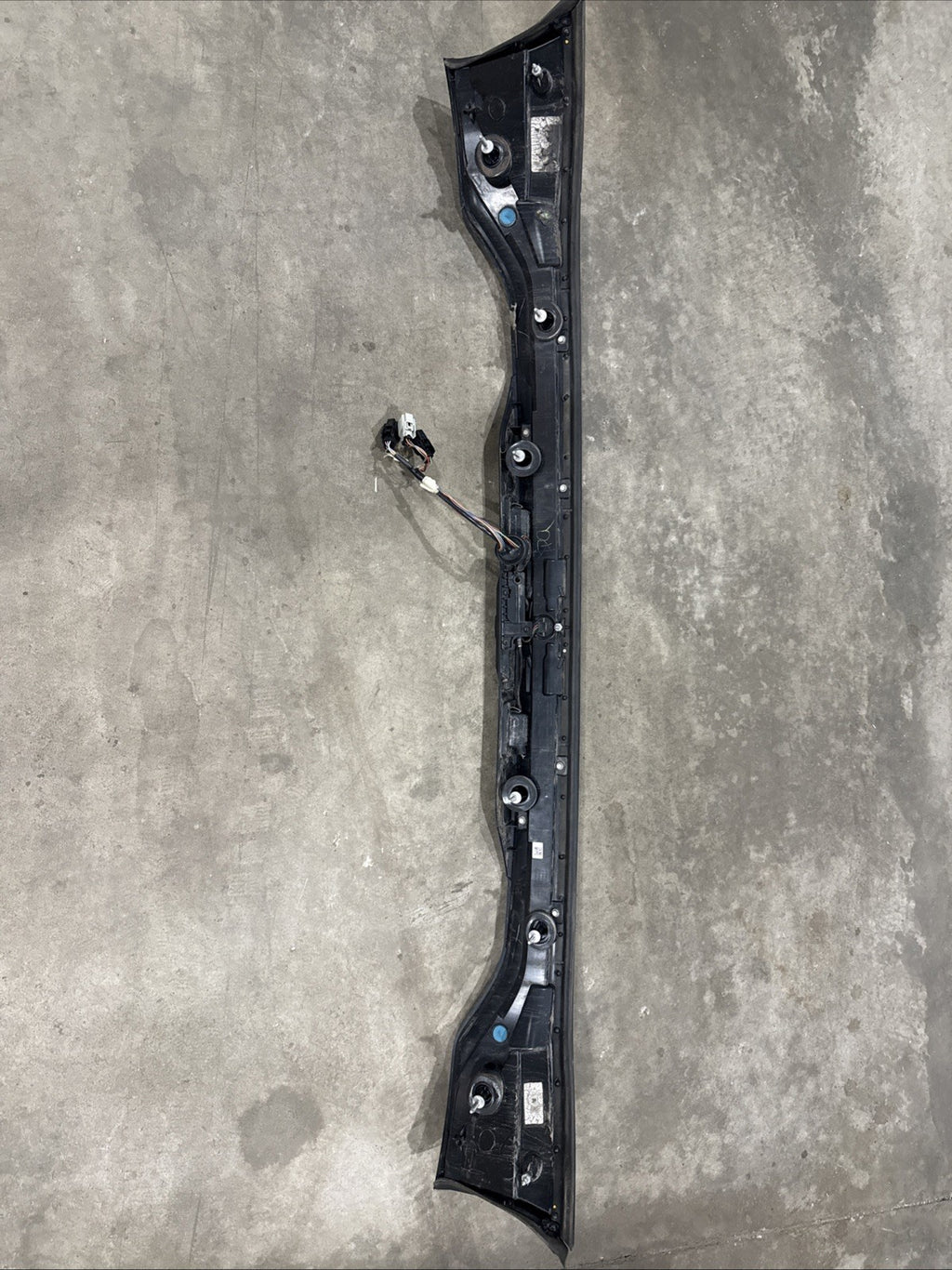 2015 2018 FORD EDGE BRAKE TRUNK TAILGATE CENTER LED TAILLIGHT LATCH CAMERA5