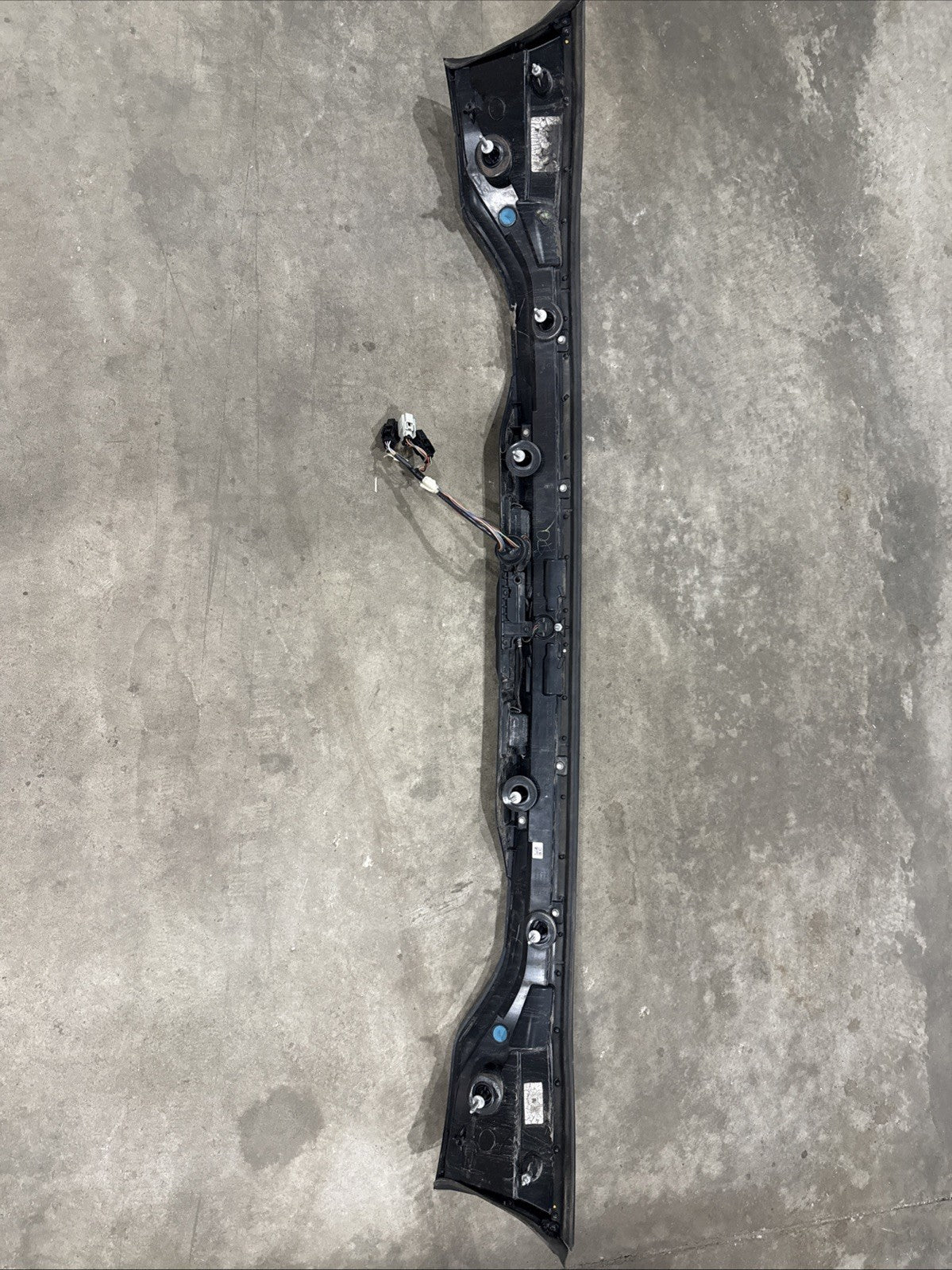 2015 2018 FORD EDGE BRAKE TRUNK TAILGATE CENTER LED TAILLIGHT LATCH CAMERA5