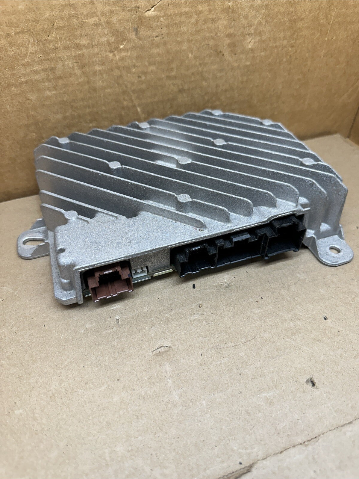 2018 2021 GMC TERRAIN BOSE RADIO AMP AMPLIFIER 843216555