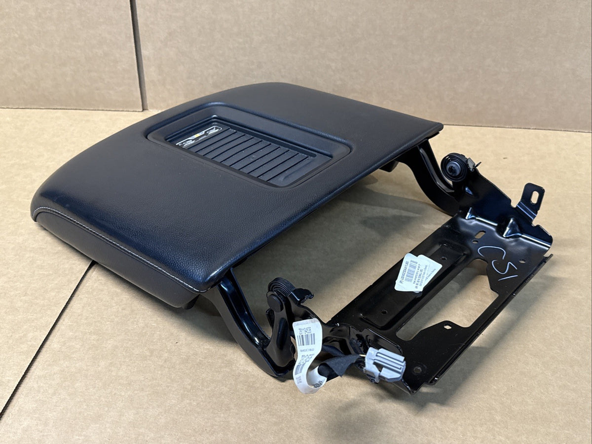 2016 2020 Suburban Tahoe Yukon Center Console Armrest Lid Cover Charging Pad8
