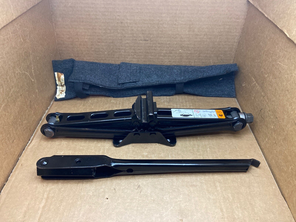 10 19 TAURUS 09 16 LINCOLN MKS SPARE TIRE SCISSOR JACK TOOLS SET KIT LUG WRENCH2