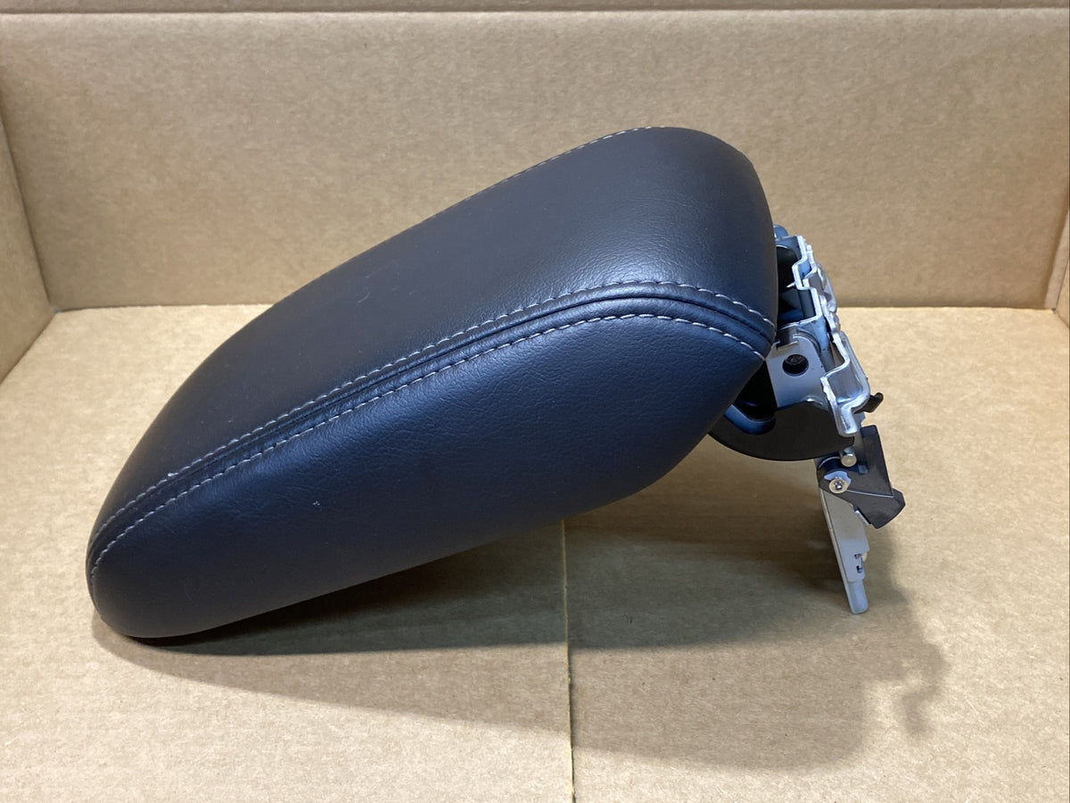 2014 2018 Subaru Forester Center Console Lid Cover Top Arm Rest Armrest Black4