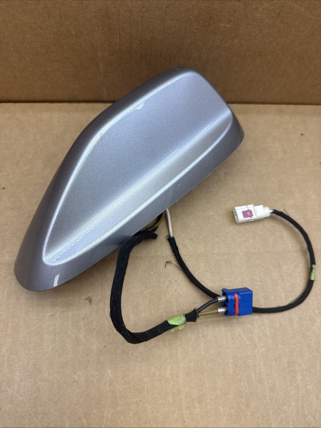 2014-2015 Jeep Grand Cherokee Roof Mounted Radio Antenna P1YG06JSCAF Silver PSC1