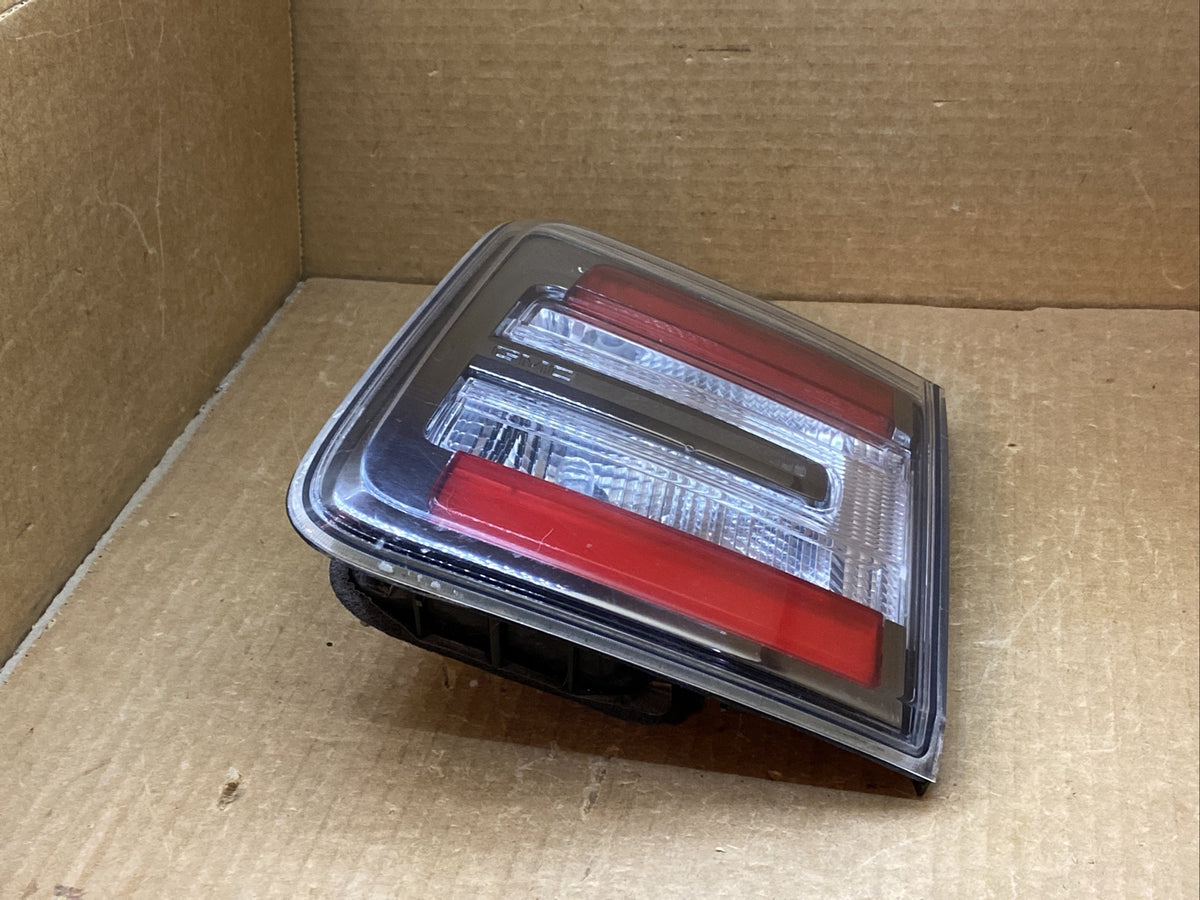 2013 2016 GMC Acadia Inner Decklid Tail Light Taillight Right Passenger Side OEM4