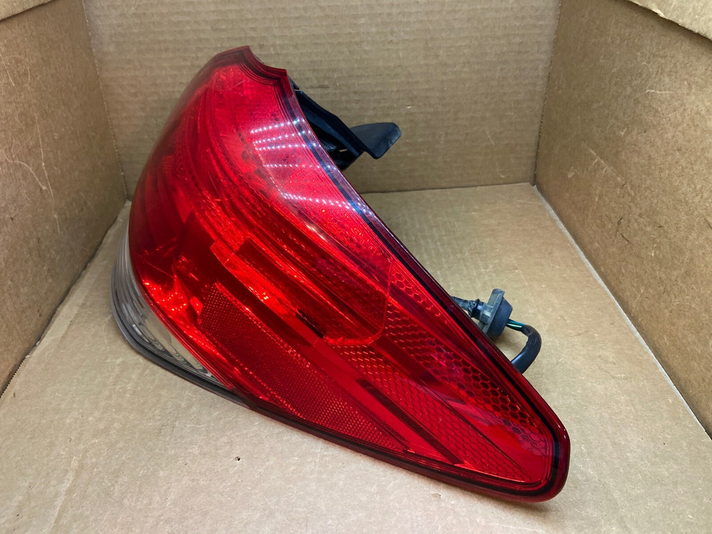10 14 Subaru Outback Passenger Side Right Rear Taillight Tail Break Light Outer9