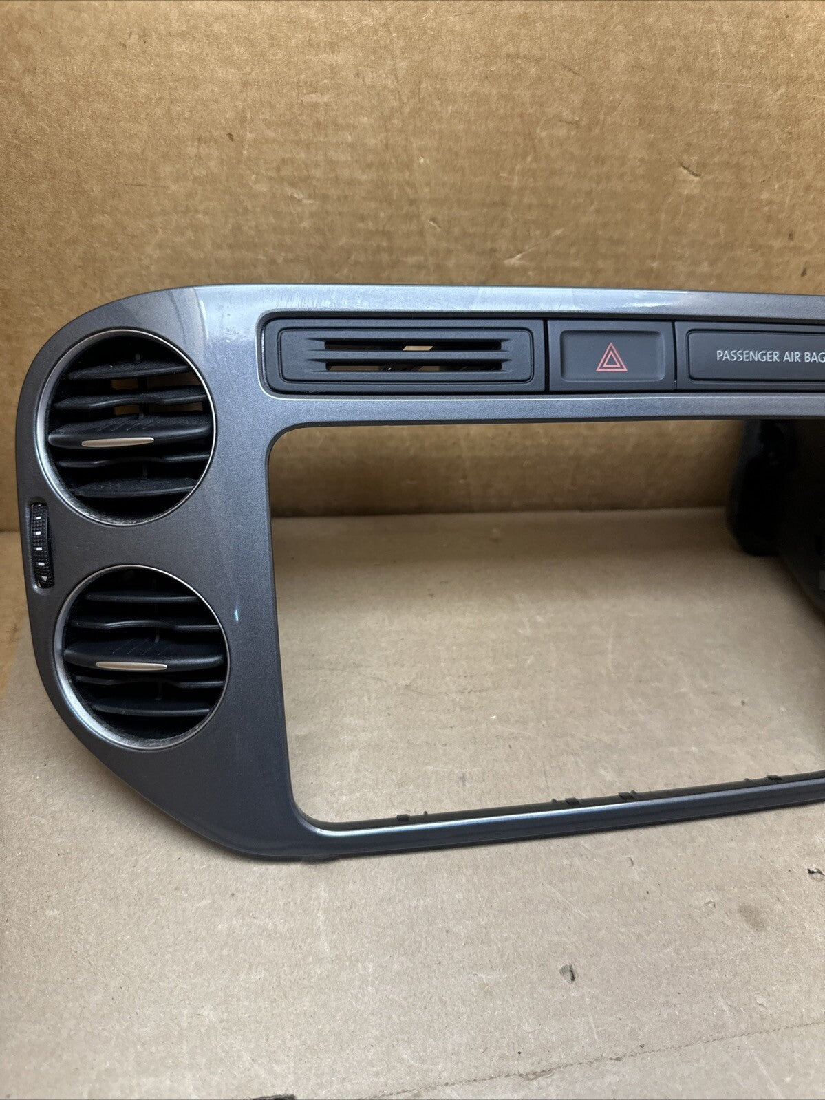 2012   2017 Volkswagen Tiguan Front Dashboard Radio Bezel 5N0858069JCIU OEM4