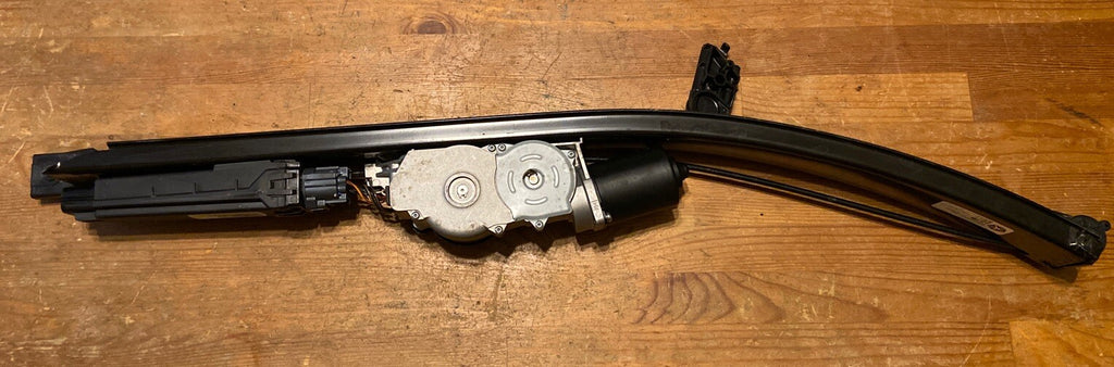 11 20 Grand Caravan Town and Country Routan Right Side Power Sliding Door Track4