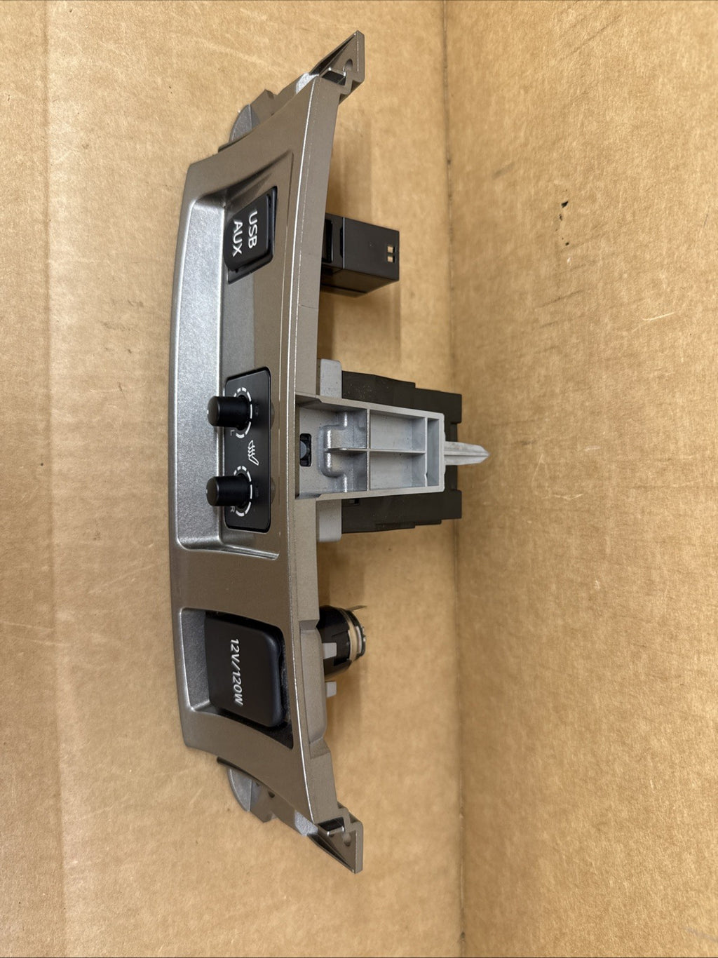 2008 2013 Toyota Highlander Heated Seat Switch USB AUX 12V Control Panel OEM3