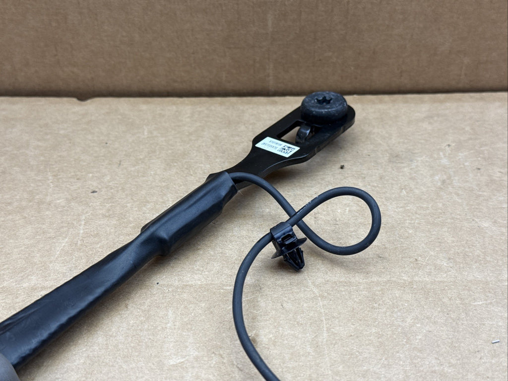 2017-2020 Chrysler Pacifica Front Left or Right Side Seat Belt Seatbelt Buckle3