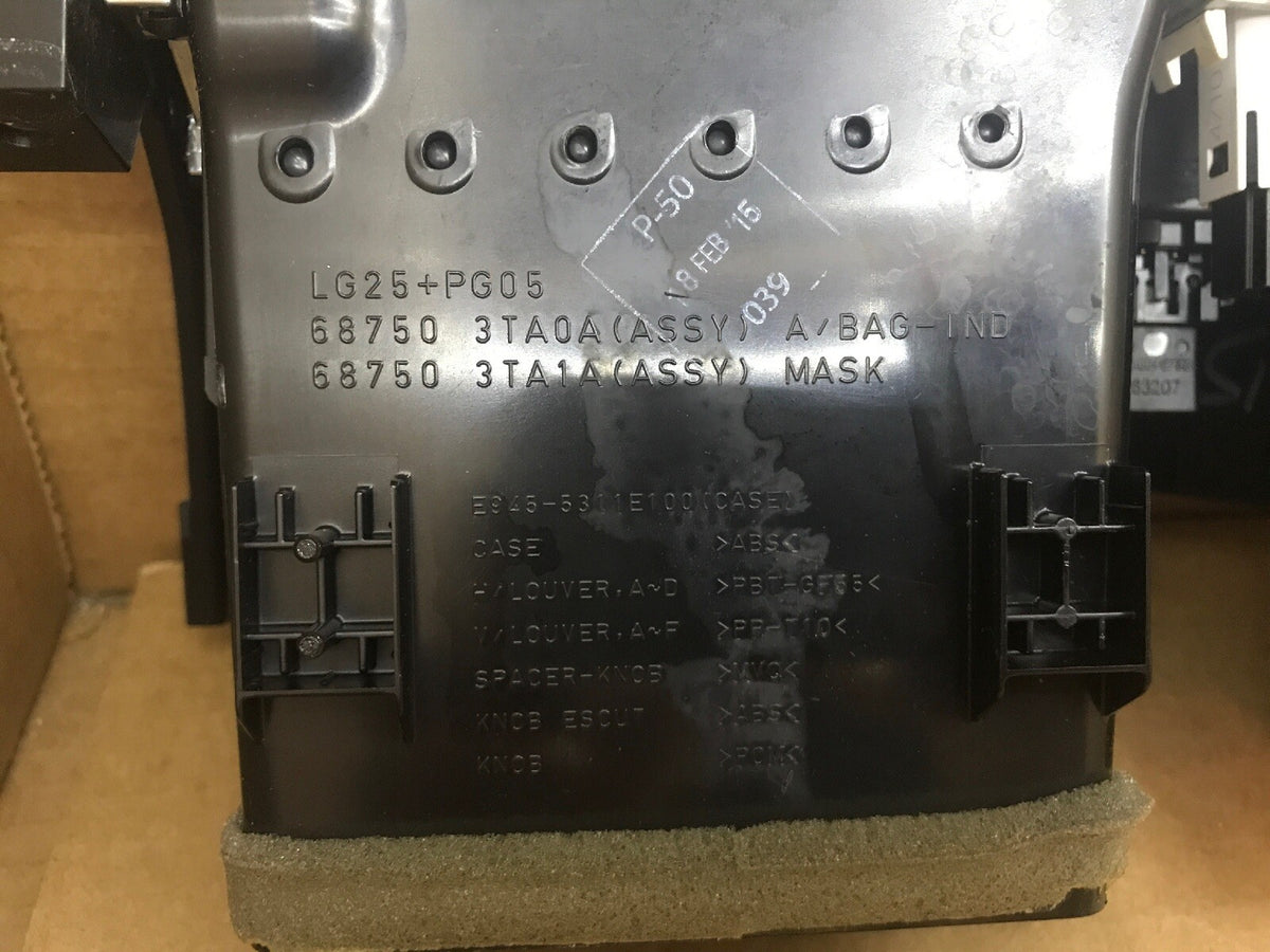 2013 2015 Nissan Altima DASH CENTER AIR VENTS BEZEL FLASHER SWITCH 68750 3TA0A6