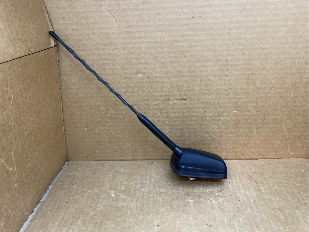 2011 2014 Ford Edge OEM Roof Mounted Radio Antenna DT4T 19G461 BA0